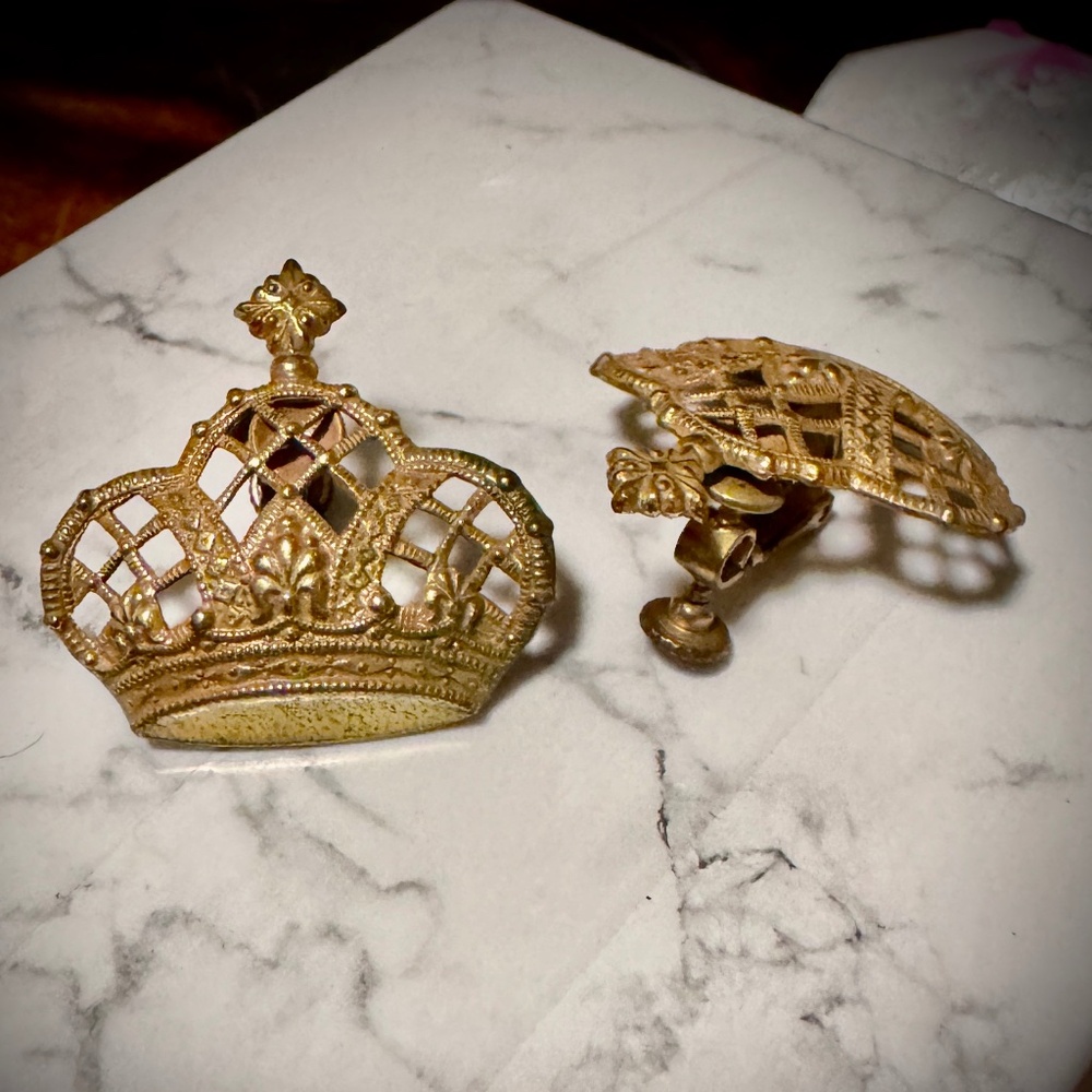 Rare Vintage Signed Miriam Haskell Mid-Century Gold Tone Crown Earrings Clip-on